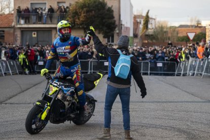 Exhibición en Mojados de stunt y saltos en Pingüinos 2026