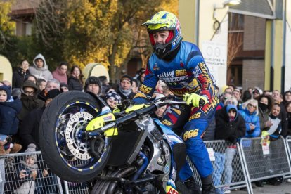 Exhibición en Mojados de stunt y saltos en Pingüinos 2026