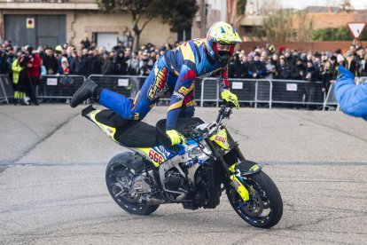 Exhibición en Mojados de stunt y saltos en Pingüinos 2026