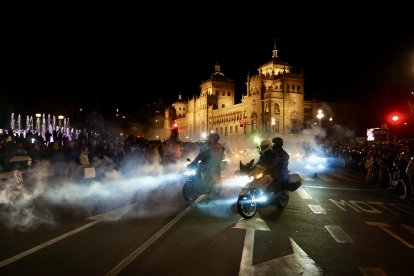 Desfile de antorchas para rendir homenaje a los motoristas fallecidos en el último año