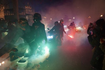 Desfile de antorchas para rendir homenaje a los motoristas fallecidos en el último año