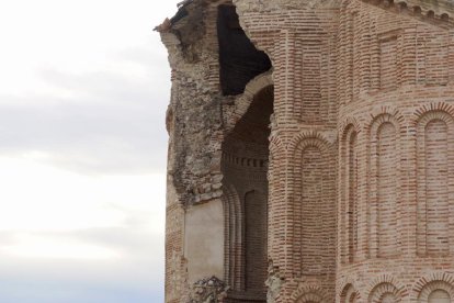 Desplome del ábside de Muriel de Zapardiel (Valladolid)