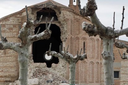 Desplome del ábside de Muriel de Zapardiel (Valladolid)