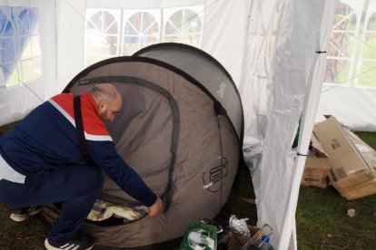 Juan Carlos, primer motorista que ha llegado a la concentración de Motauros