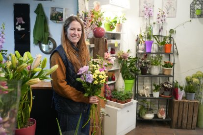 Isabel Sierra, dueña de la floristería Chiti Flores, en el número 10 de la calle Tudela.