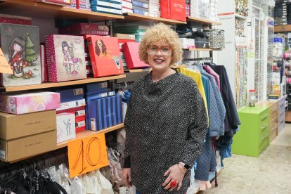 Cristina Sebastián, dueña de la mercería/lencería Cristina, en el número 13 de la calle Tudela.