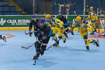 Imagen de las semifinales entre el CPLV y el Molina que acabó con gol de oro en la prórroga de los canarios.