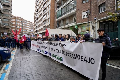 Los regantes del Páramo Bajo de León se movilizan ante la CHD para exigir que cumpla los compromisos firmados