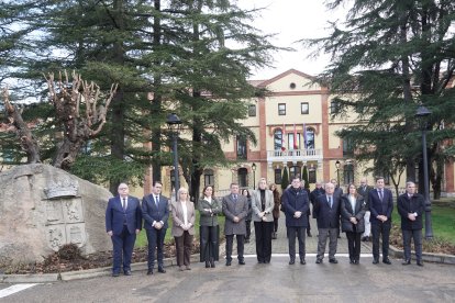 El Gobierno de Castilla y León guarda un minuto de silencio en recuerdo de los fallecidos en el accidente de tren de Adamuz (Córdoba)