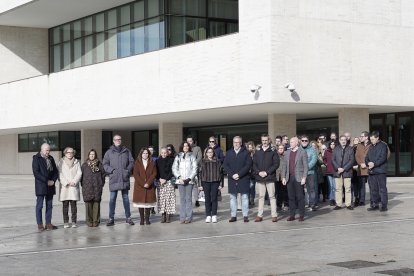 Minuto de silencio en las Cortes (Valladolid) por los fallecidos en el accidente de trenes en Córdoba