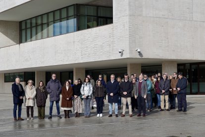 Minuto de silencio en las Cortes (Valladolid) por los fallecidos en el accidente de trenes en Córdoba