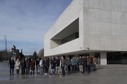 Minuto de silencio en las Cortes (Valladolid) por los fallecidos en el accidente de trenes en Córdoba
