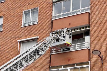 Intervención de los bomberos en la calle Tórtola 15.
