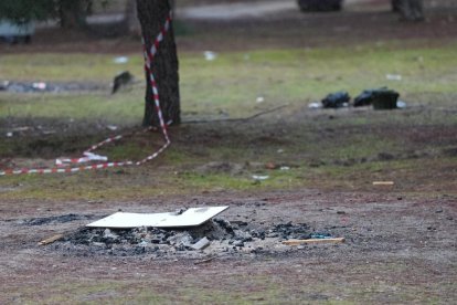 Restos de basura y suciedad tras la celebración de Pingüinos.