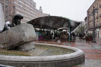 La borrasca Kristin cubre Valladolid capital de nieve