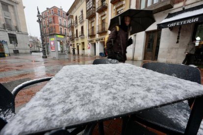 La borrasca Kristin cubre Valladolid capital de nieve
