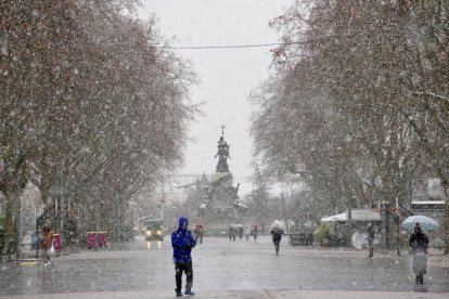 La borrasca Kristin cubre Valladolid capital de nieve