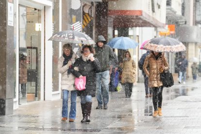 Nieve en Valladolid capital por la borrasca Kristin