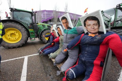 Los tractores toman las calles de Valladolid, en protesta por Mercosur.