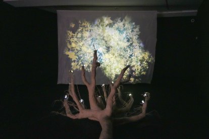 Una imagen de la obra de Canogar.