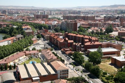 Imagen aérea de la zona del Camino Viejo de Simancas y barrio de La Rubia en 2008