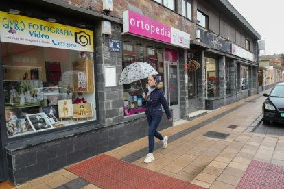 Serie de tiendas en el Camino Viejo de Simancas