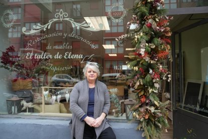 Elena San José, dueña de El Taller de Elena, en el Camino Viejo de Simancas