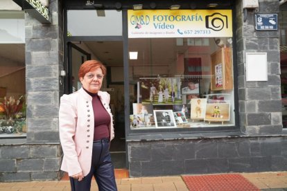 Manuela Paniagua, dueña del estudio de fotografía GIM&D, en el Camino Viejo de Simancas