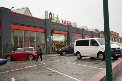 Hola Market, en el Camino Viejo de Simancas
