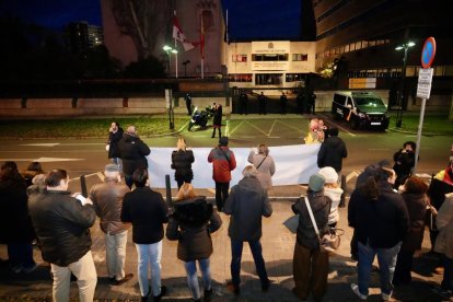 Concentración de Patriam contra Óscar Puente frente a la Subdelegación del Gobierno