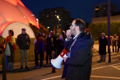 Concentración de Patriam contra Óscar Puente frente a la Subdelegación del Gobierno