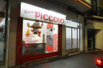 Javier en la bocatería Piccolo de Macías Picavea