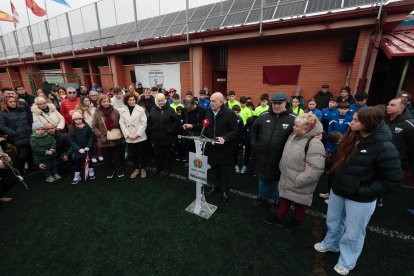 El Ayuntamiento de Valladolid rinde homenaje a Demetrio Nieto en el campo de fútbol Don Bosco