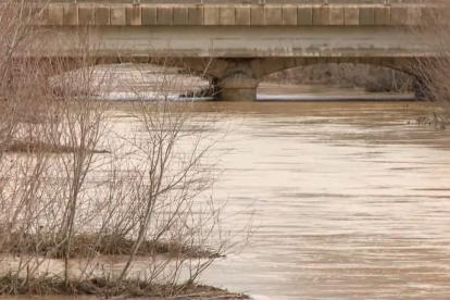 El río Valderaduey a su paso por Becilla de Valderaduey.