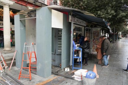 Kioscos que se transformarán el Lockers. Kiosco de la calle Ferrari.