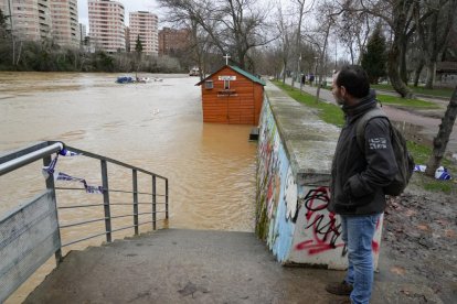 Crecida del río Pisuerga a su paso por Valladolid