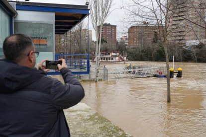 Crecida del río Pisuerga a su paso por Valladolid