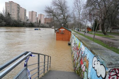 Crecida del río Pisuerga a su paso por Valladolid