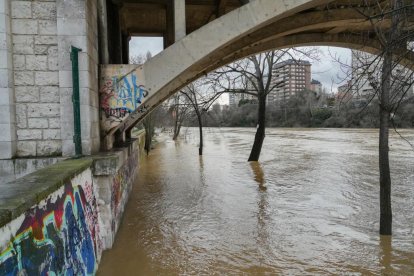 Crecida del río Pisuerga a su paso por Valladolid
