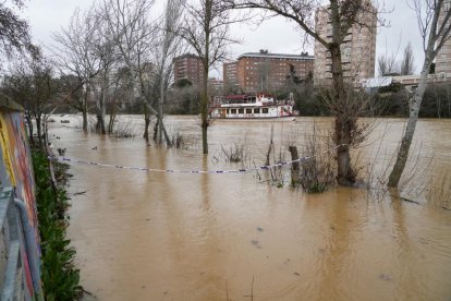 Crecida del río Pisuerga a su paso por Valladolid