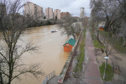 Crecida del río Pisuerga a su paso por Valladolid