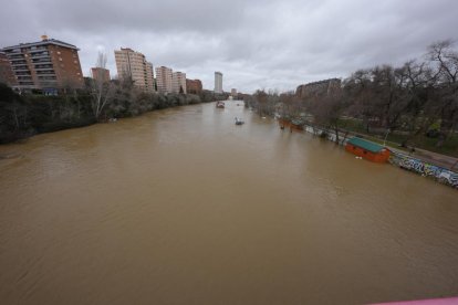 Subida del caudal del Pisuerga a su paso por las Moreras.