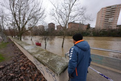 Subida del caudal del Pisuerga a su paso por las Moreras.
