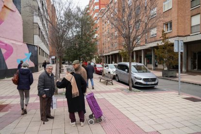 La calle vallisoletana mitad centro, mitad vía