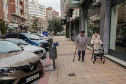 La calle vallisoletana mitad centro, mitad vía
