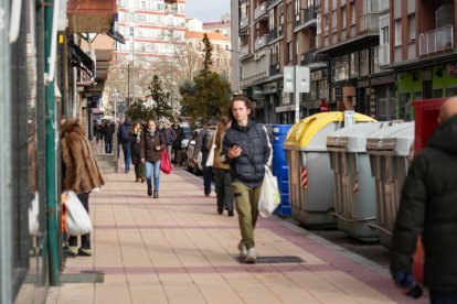 La calle vallisoletana mitad centro, mitad vía