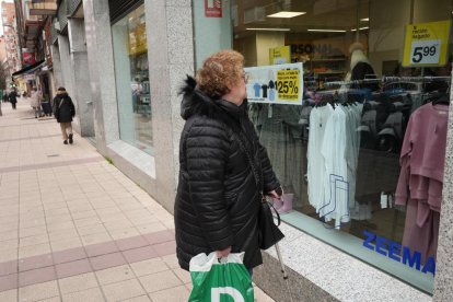 La calle vallisoletana mitad centro, mitad vía