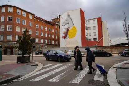 La calle vallisoletana mitad centro, mitad vía