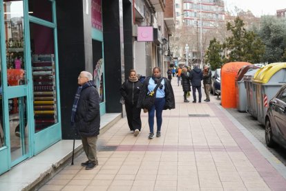 La calle vallisoletana mitad centro, mitad vía