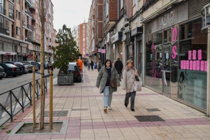 La calle vallisoletana mitad centro, mitad vía